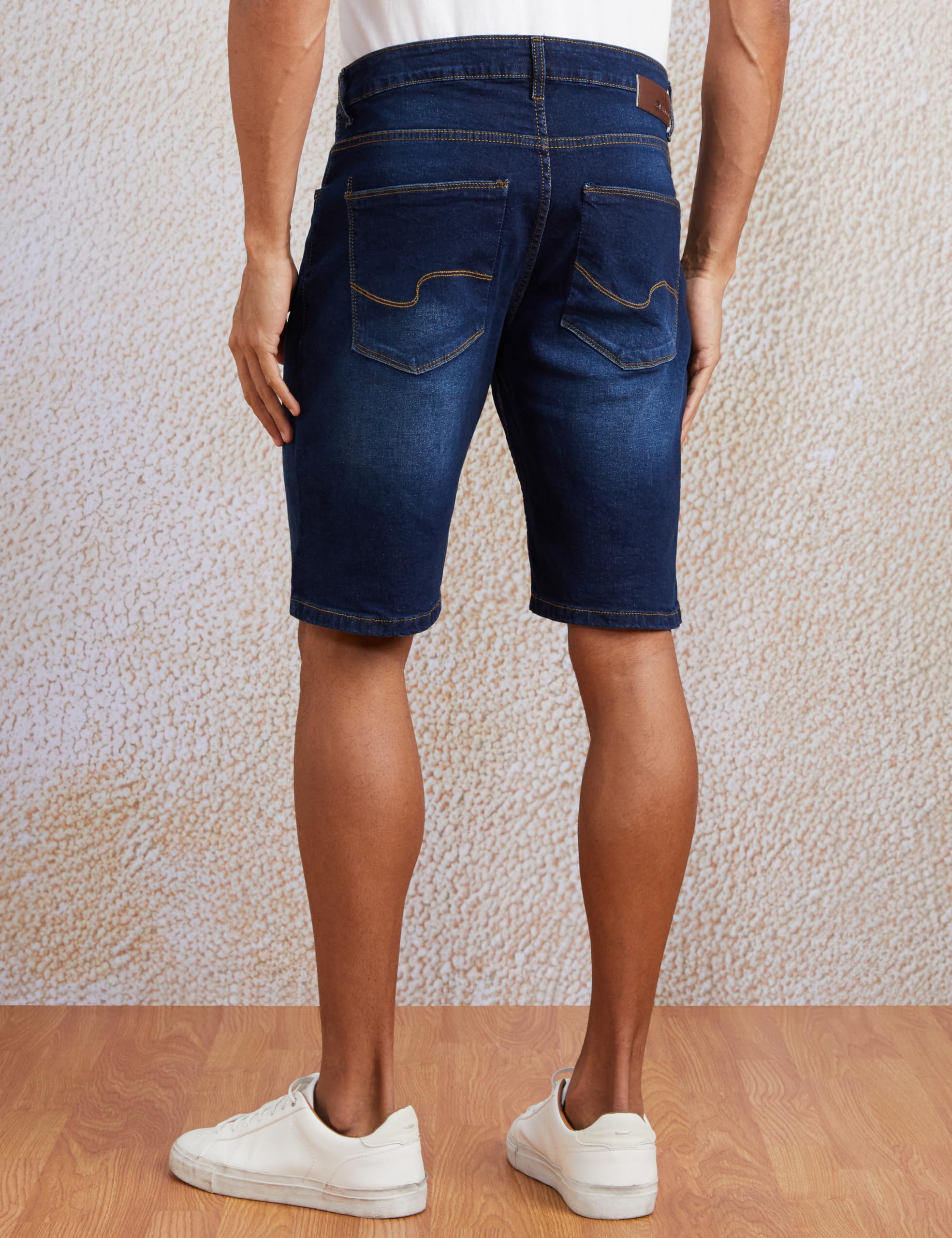 Amazon Brand - Symbol Men's Cotton Rich Stretchable Regular Fit Denim Shorts thumbnail 2